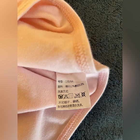 Light pink long sleeve leotard size 6/7 T - Picture 3 of 5